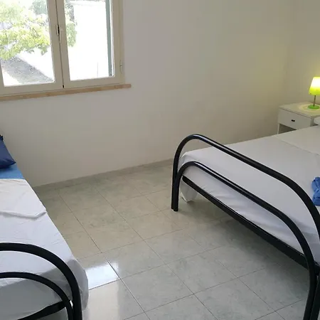 Hébergement de vacances Trilocale Con Doppio Giardino 9