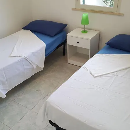 Hébergement de vacances Trilocale Con Doppio Giardino 9